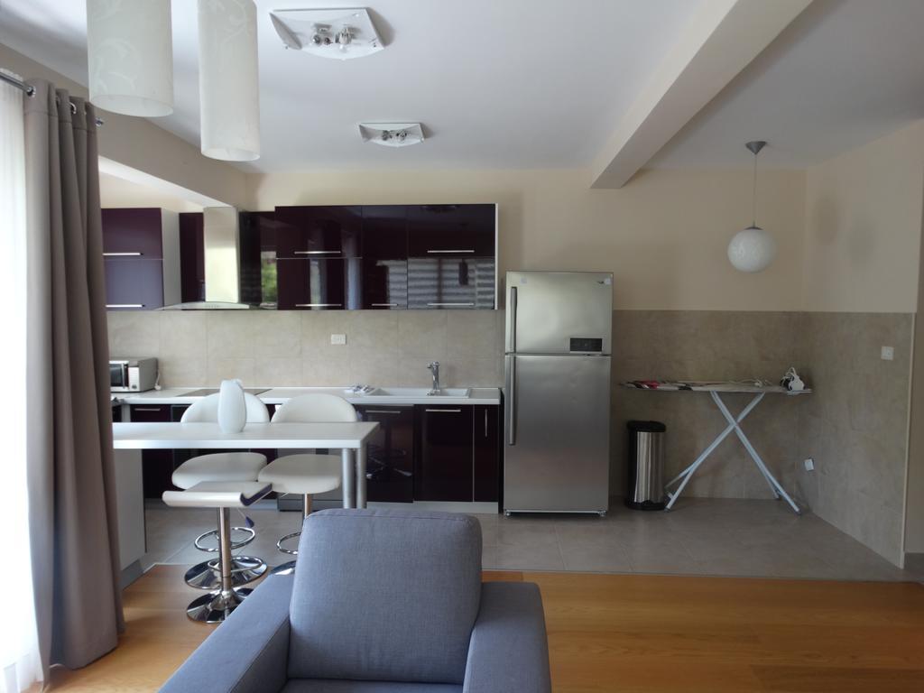 Agape Apartments 티바트 외부 사진